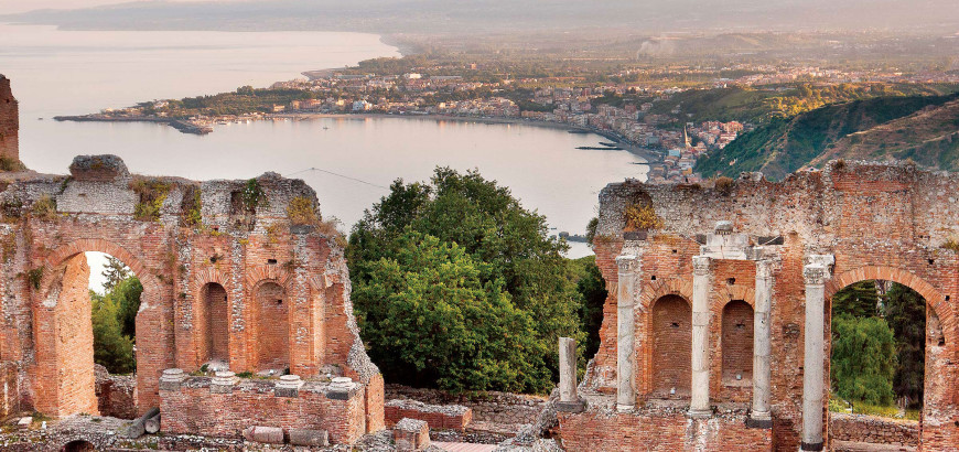 Teatro Greco - Scena e Golfo di Naxos