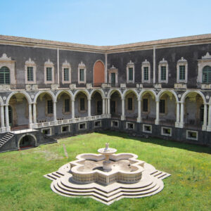 Cortile interno del monastero dei Benedettini