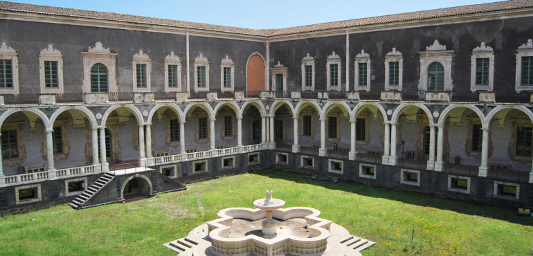 Cortile interno del monastero dei Benedettini