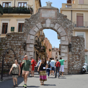 Entrance to Corso Umberto