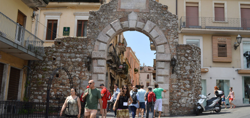 Porta Messina - Ingresso su Corso Umberto