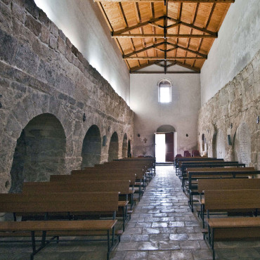 Interno della basilica di San Focà