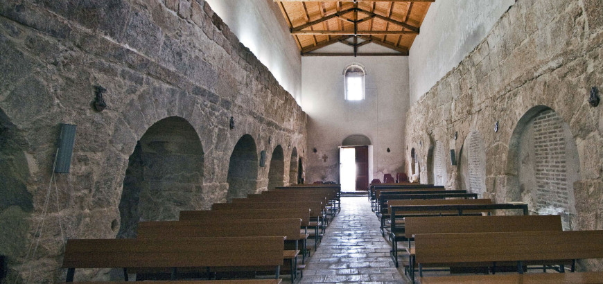 Interno della basilica di San Focà