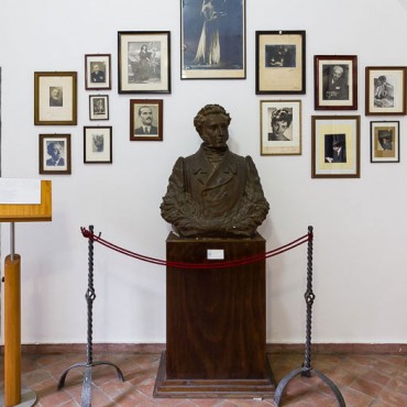 Mezzo busto del compositore