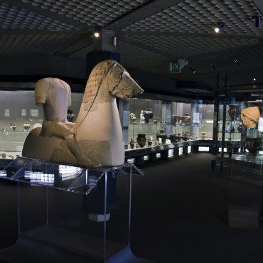 Interno dell'esposizione al museo Paolo Orsi