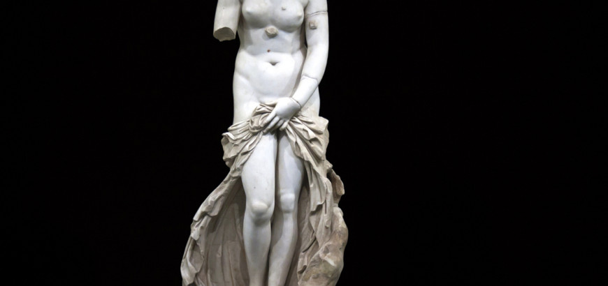 Statua di "Venere anadiomene"