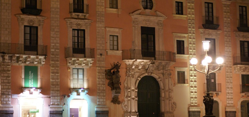 Veduta notturna del palazzo
