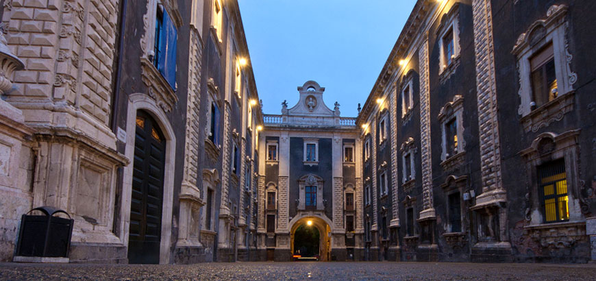 Porta Uzeda