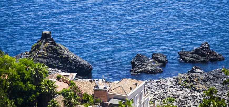 Aci Trezza