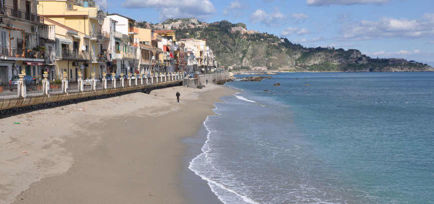 Giardini Naxos beach