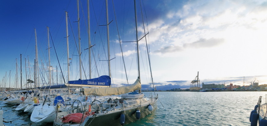 Barche nel porto di Catania