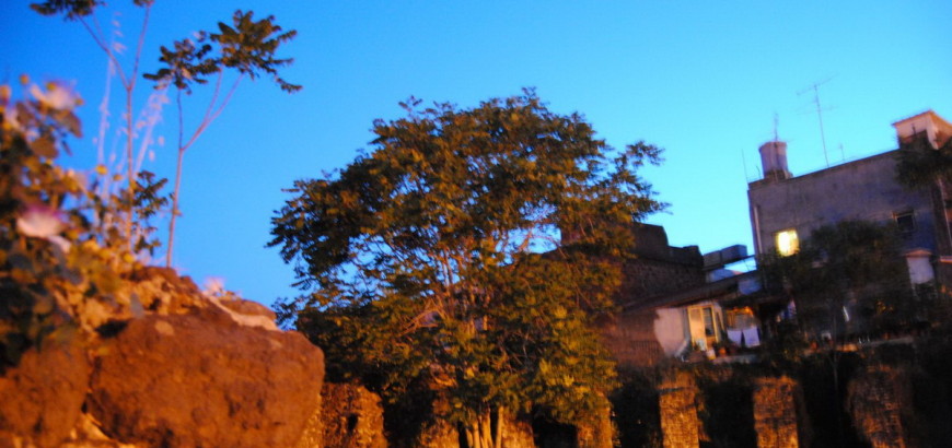 Veduta notturna del bastione degli Infetti