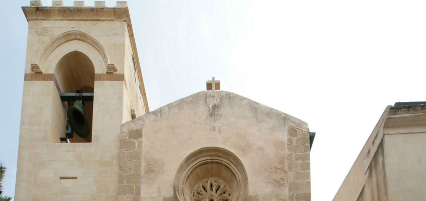 Vista del campanile e del rosone