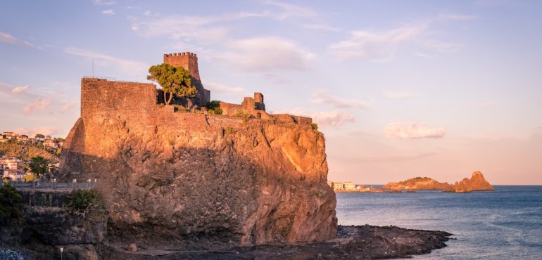 Il castello di Aci Castello