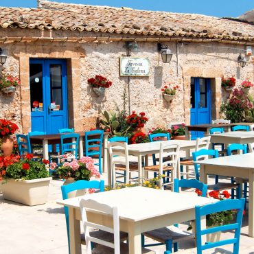 La piazzetta di Marzamemi, Sicilia