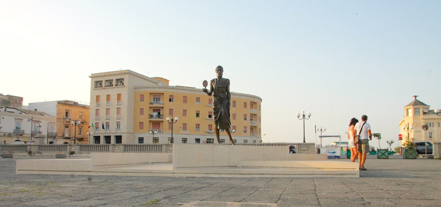 La statua in bronzo di Archimede