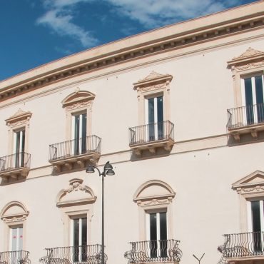 Il prospetto di Palazzo Pupillo