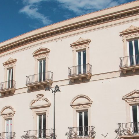 Il prospetto di Palazzo Pupillo
