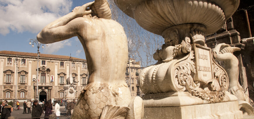 Veduta di Piazza Duomo dalla Fontana dell