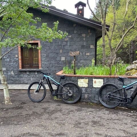 Excursion to refuges and e-bike Etna Crew CityMap experience