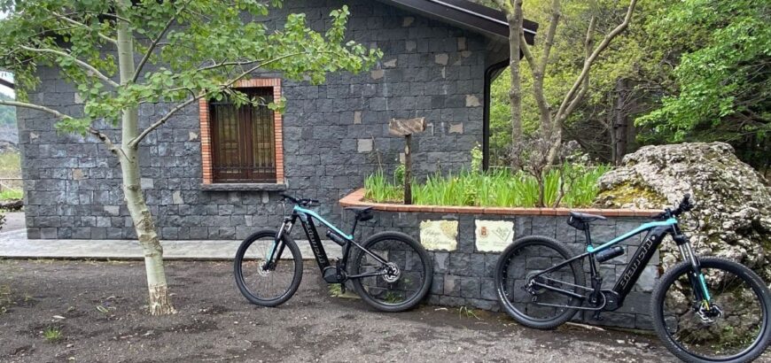 Excursion to refuges and e-bike Etna Crew CityMap experience