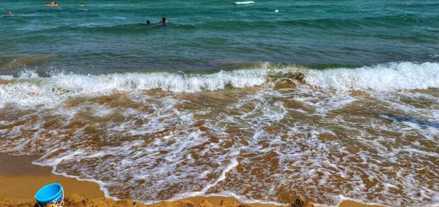 Particolare bagno sciuga del Lido di Noto (SR)