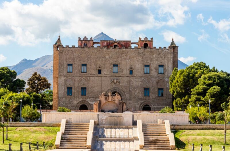 Panoramic view of palace and garden